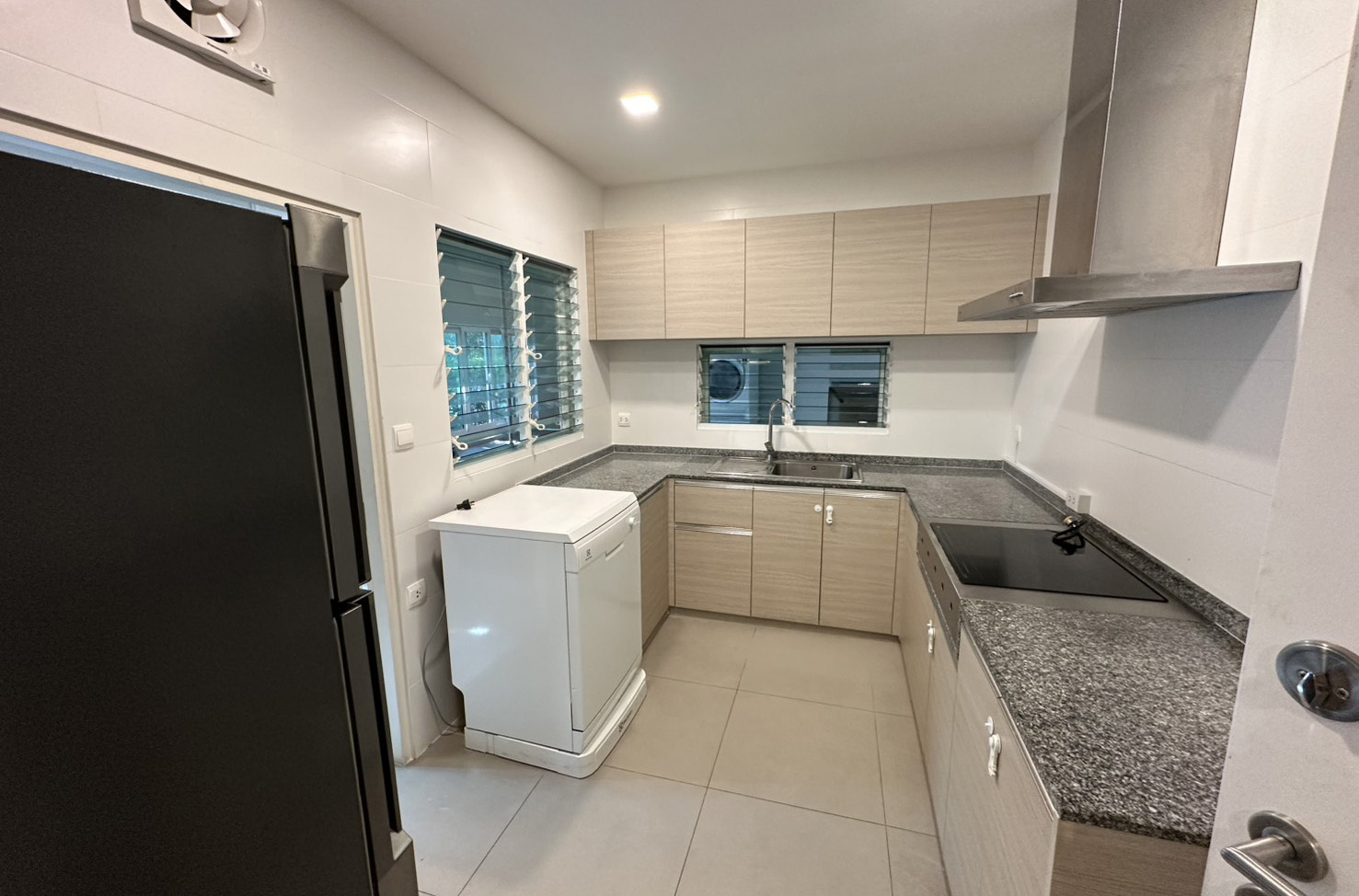 House with Shared Pool in Bangnatrad 